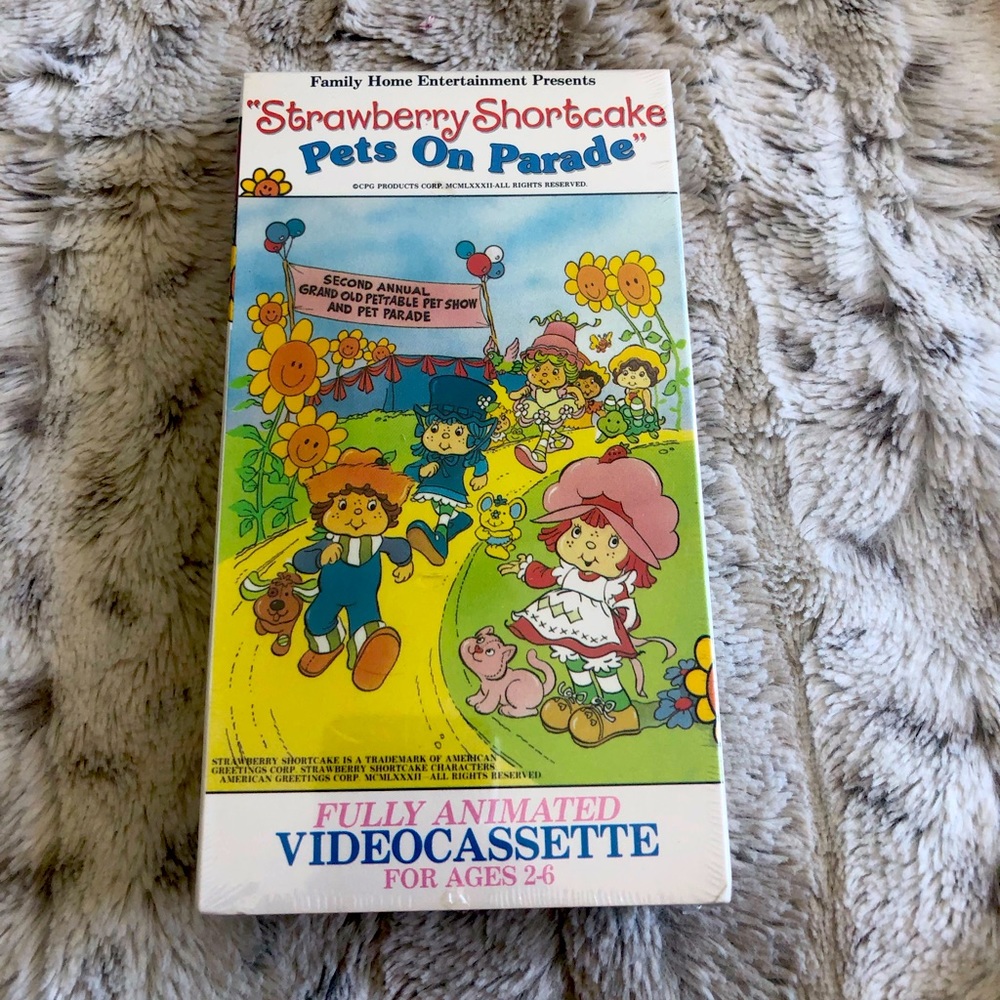Strawberry Shortcake Pets on Parade VHS. New!